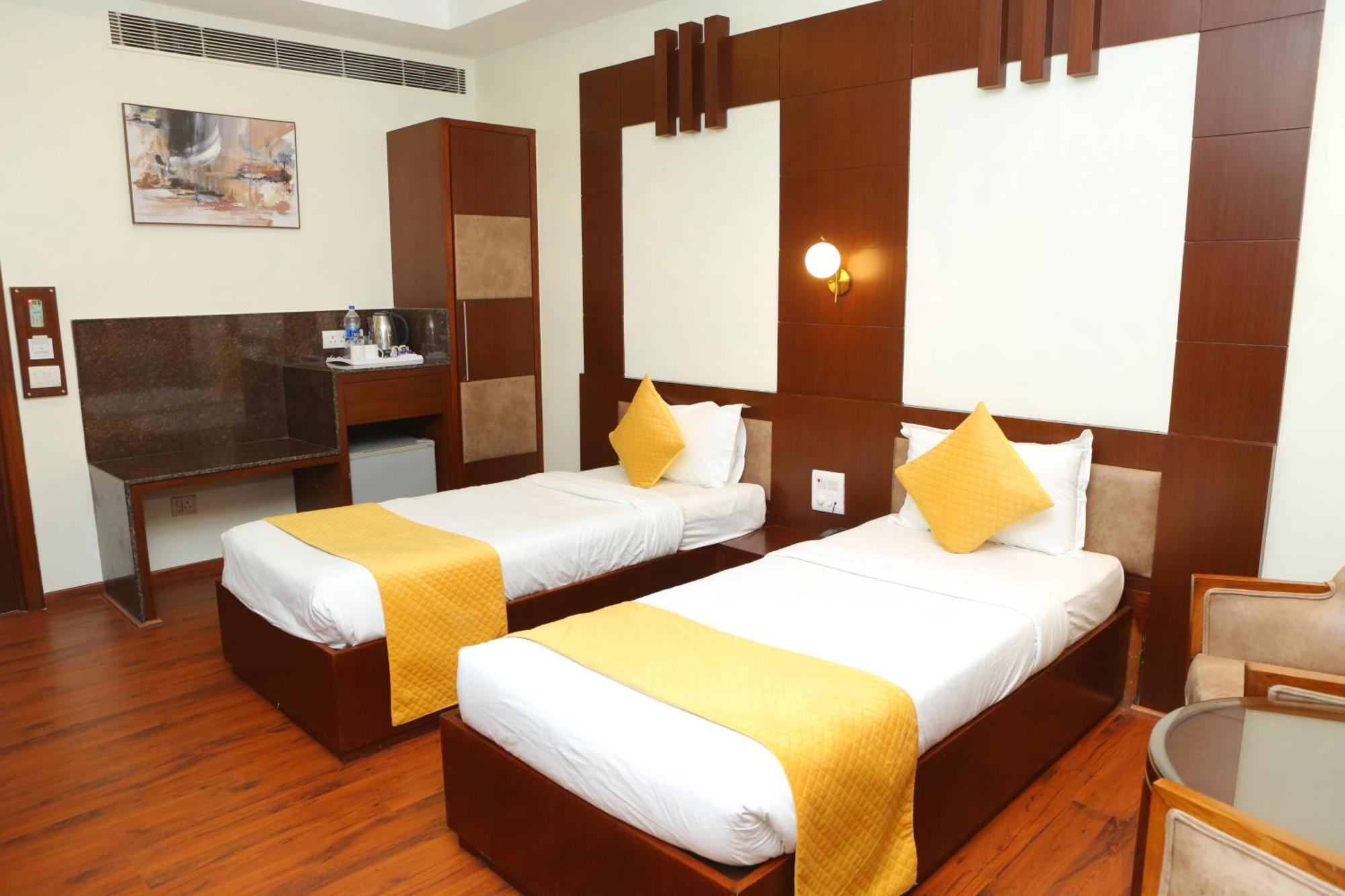 Karon Hotels - Lajpat Nagar Yeni Delhi Dış mekan fotoğraf
