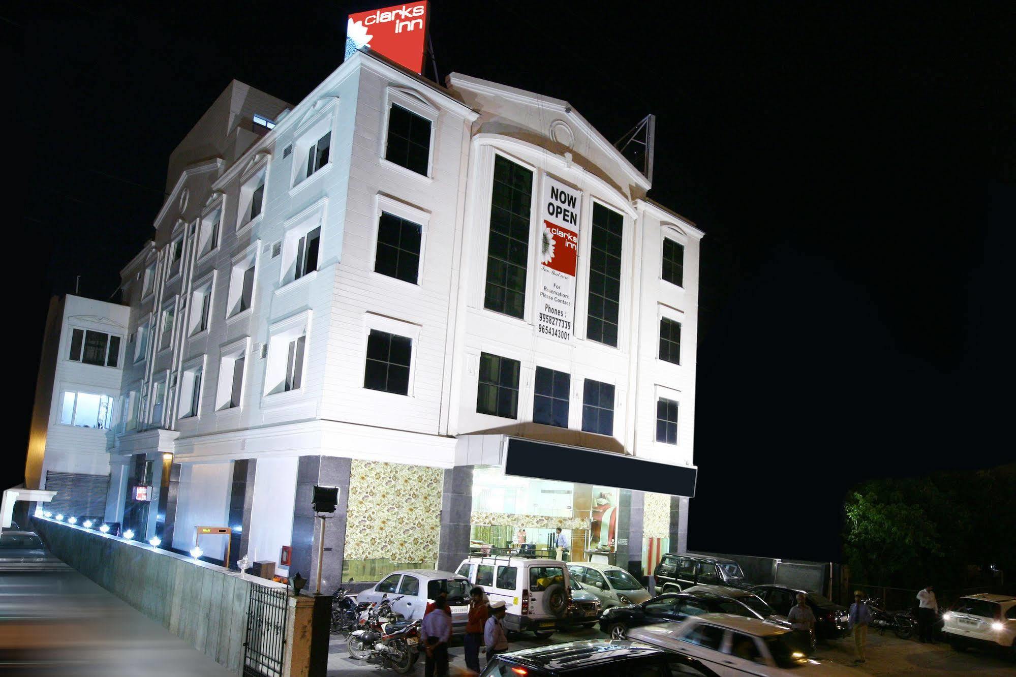 Karon Hotels - Lajpat Nagar Yeni Delhi Dış mekan fotoğraf